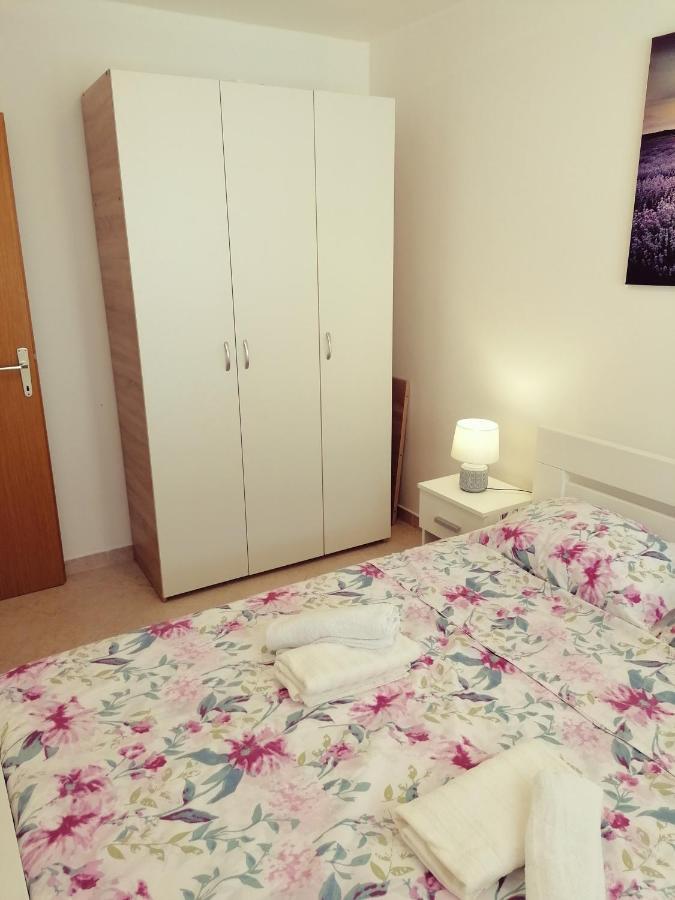 Apartment Vesna Вир Екстериор снимка